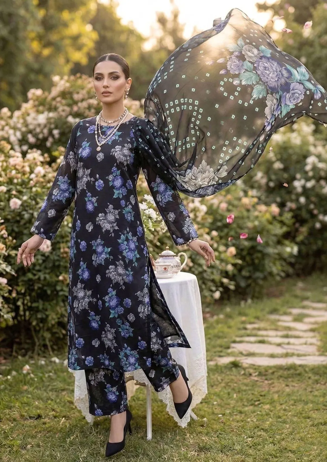 Midnight Chunri Floral