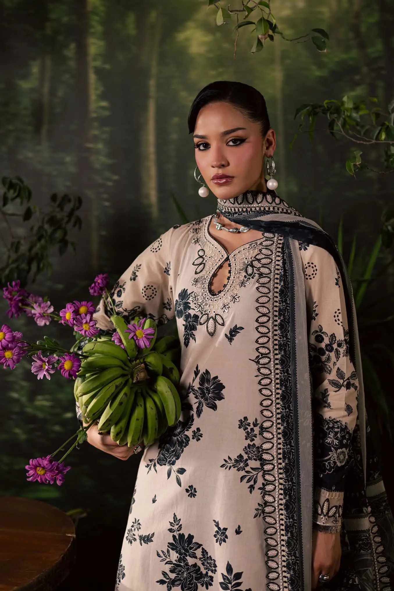 Ebony & Ivory Floral