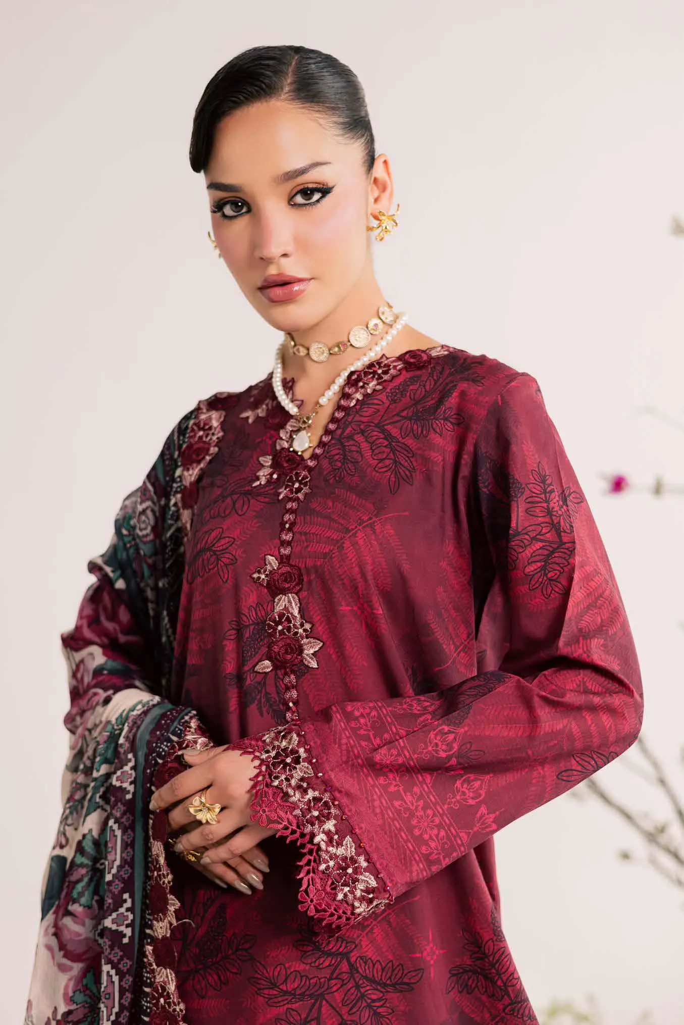 Maroon Vine Elegance