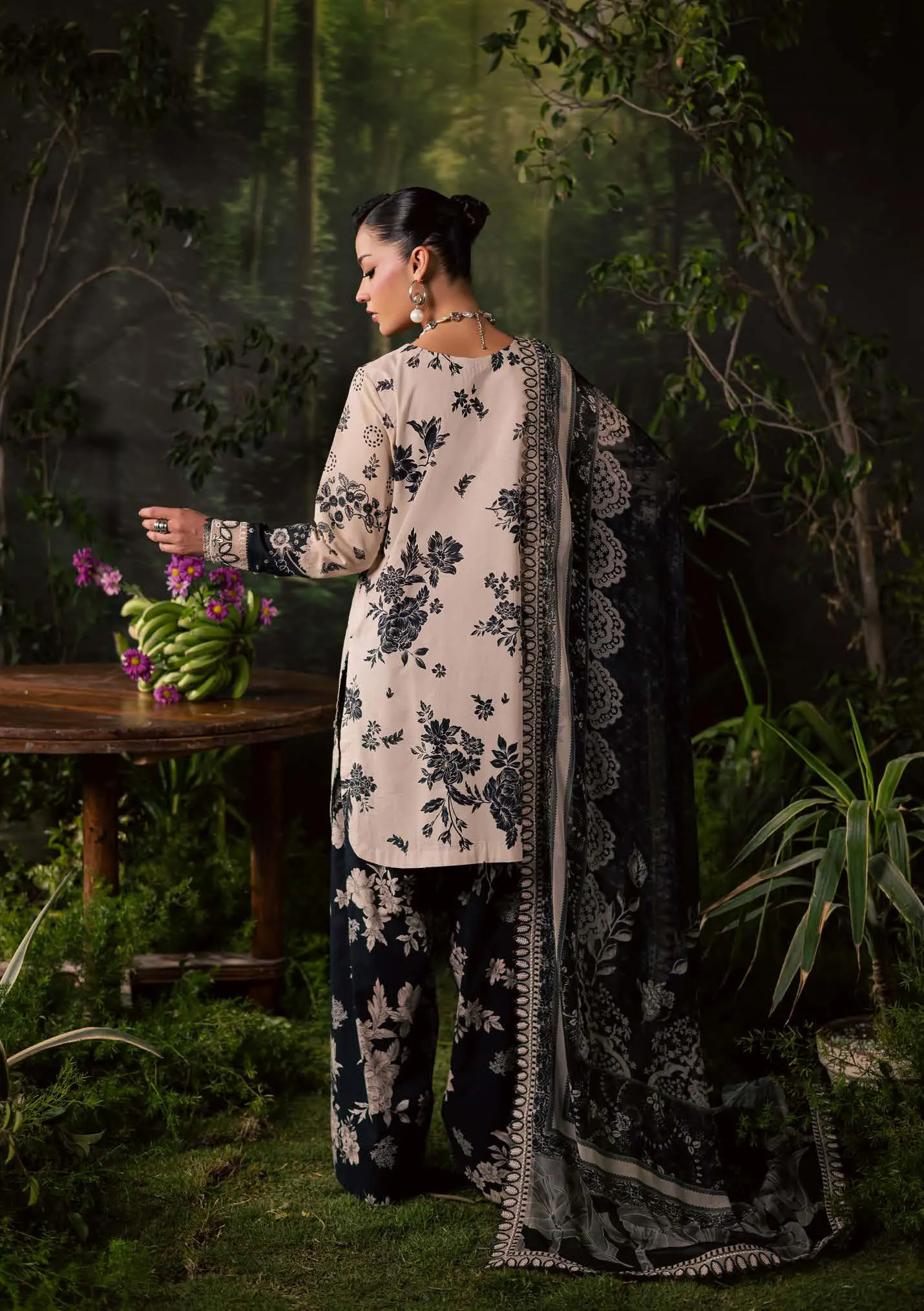 Ebony & Ivory Floral