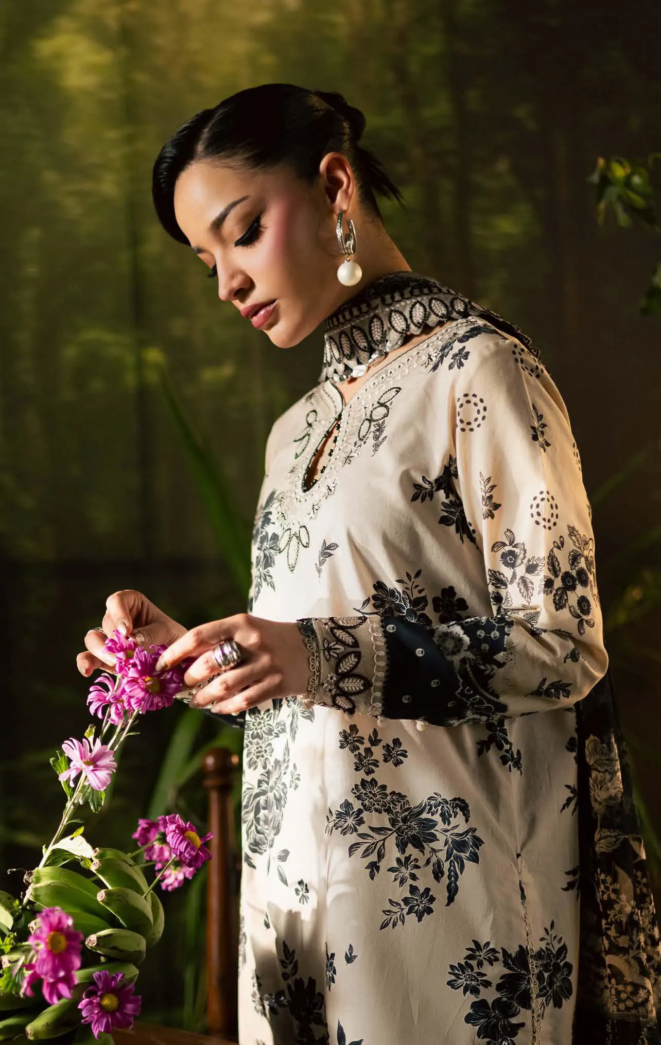 Ebony & Ivory Floral